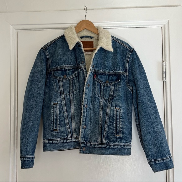 Levi's Blue Jean Jacket with Cream Collar - Picture 1 of 2